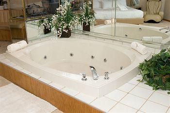 Sybaris Pool Suites Frankfort - Adults Only Екстериор снимка